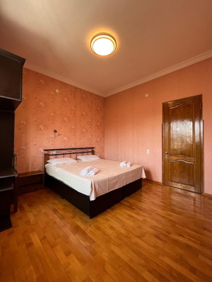 House On Ganja Street Hotel Koetaisi Buitenkant foto