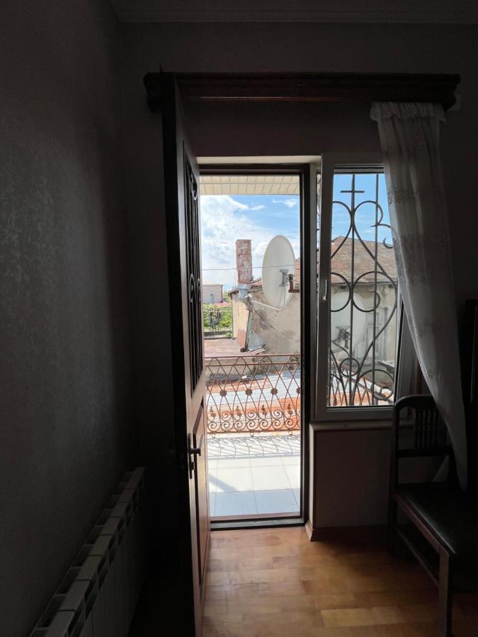 House On Ganja Street Hotel Koetaisi Buitenkant foto