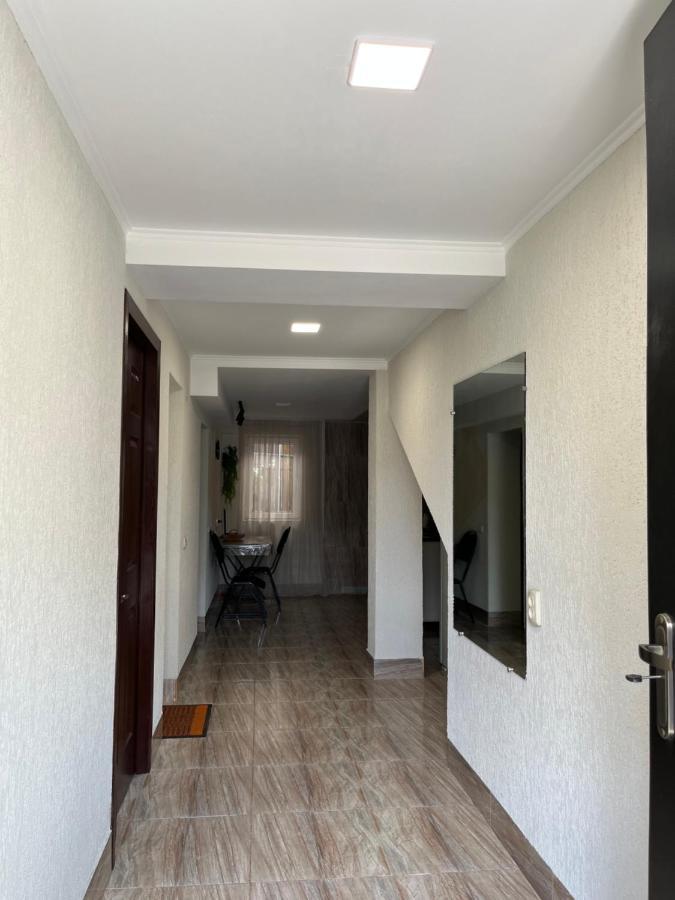 House On Ganja Street Hotel Koetaisi Buitenkant foto