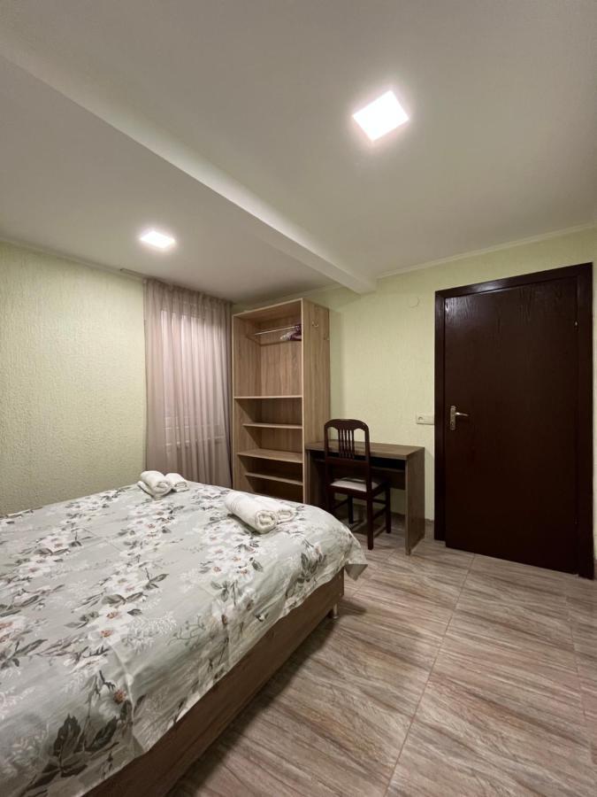 House On Ganja Street Hotel Koetaisi Buitenkant foto